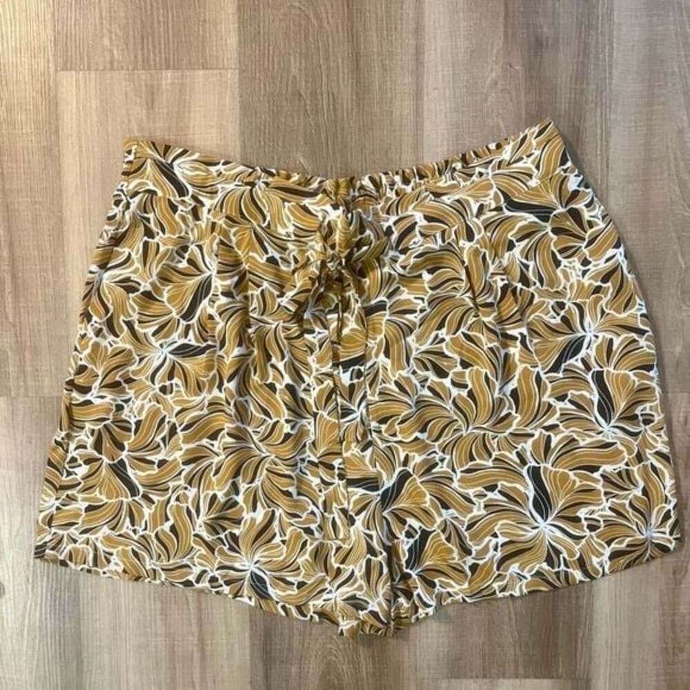 Last One! DR2 High Waist Leaf Print Shorts 2XL Tan and Black - Picture 3 of 8
